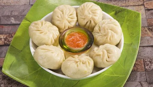 Veg Momos [8 Pieces]