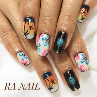 海が似合う爽やかモチーフ 夏を感じるヤシの木ネイル Trill トリル