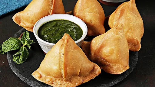 Aloo Samosa With Sabji 2pcs