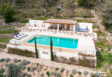 Villa with pool and garden 2