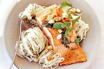 Salmon with Thai-style dressing