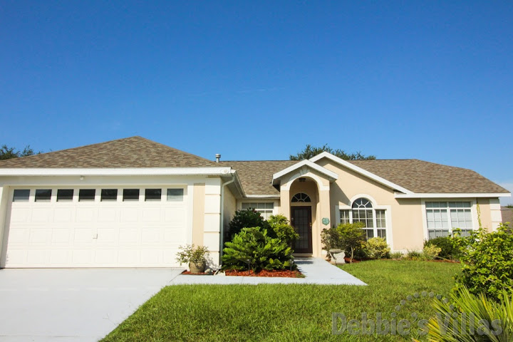 Orlando rental villa, Davenport community, southwest-facing private pool, close to Disney