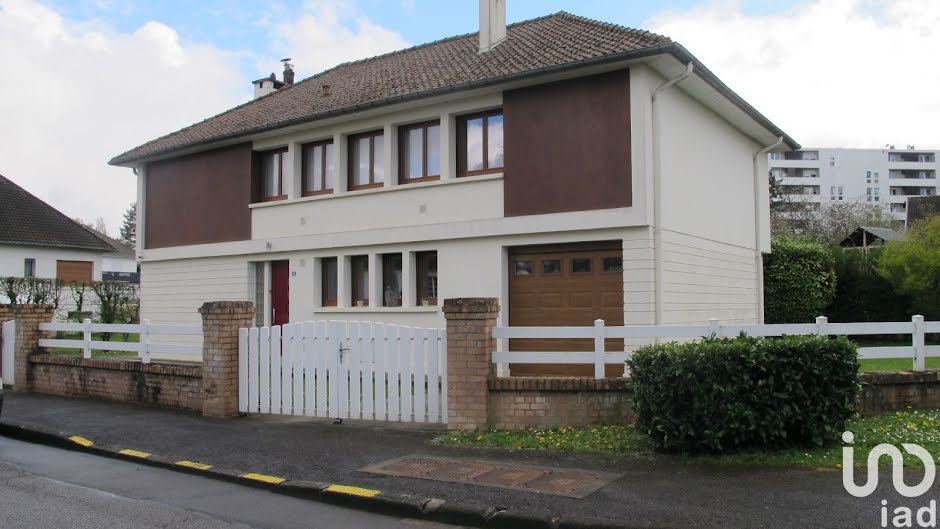 Vente maison 5 pièces 148 m² à Saint-Quentin (02100), 350 000 €