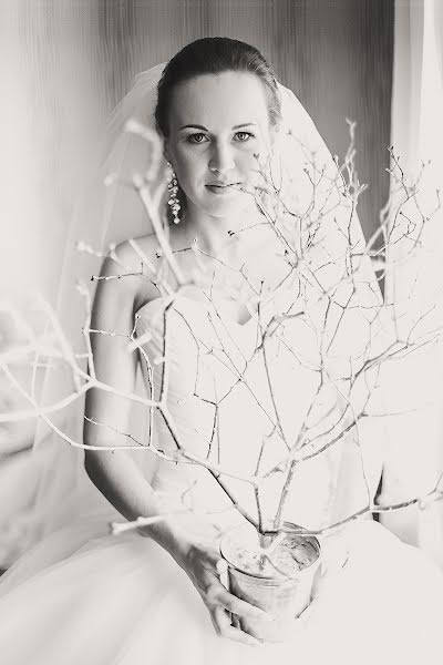 Wedding photographer Yulka Iyunskaya (july-june). Photo of 6 March 2014