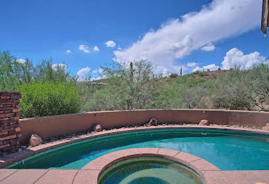 Maison avec piscine et terrasse 1