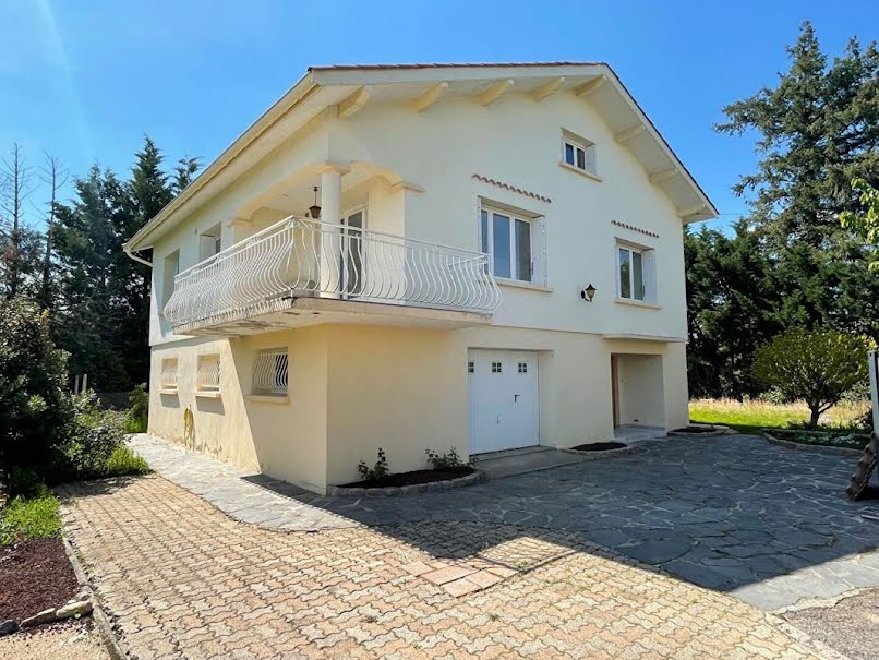 Vente maison 6 pièces 144 m² à Marcilly-le-Châtel (42130), 196 000 €