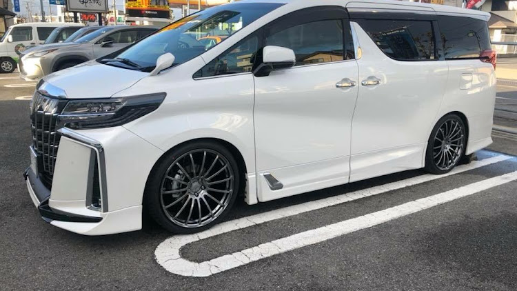 アルファードのshibacyanさんが投稿したカスタム事例の投稿画像1枚目