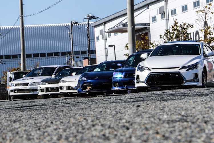 マークXのTEAM XROSS・決起集会・シーズン1・『秘密基地にて秘密な集まり』・必殺小出しシリーズに関するカスタム事例の投稿画像1枚目