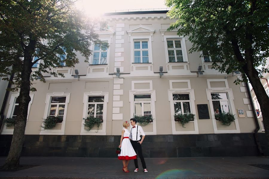 Jurufoto perkahwinan Oleg Marchenko (mfoto). Foto pada 14 Mac 2017