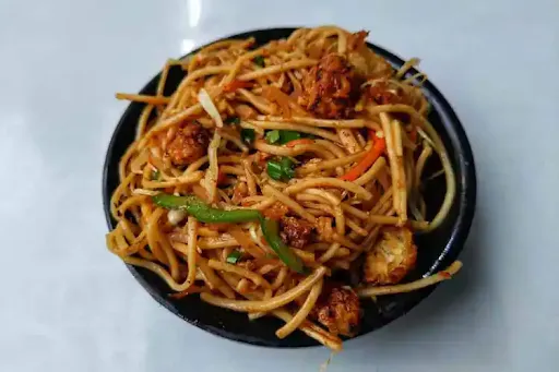 Egg Chicken Hakka Noodles