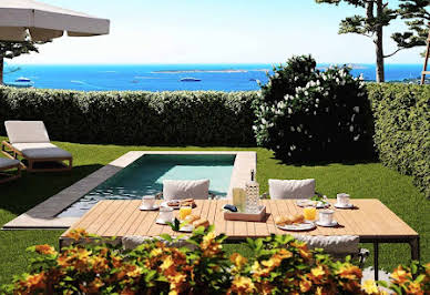 Seaside villa with garden and terrace 5