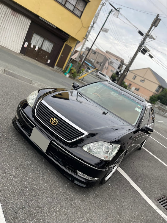 セルシオの流行りに便乗・真横に関するカスタム事例の投稿画像3枚目