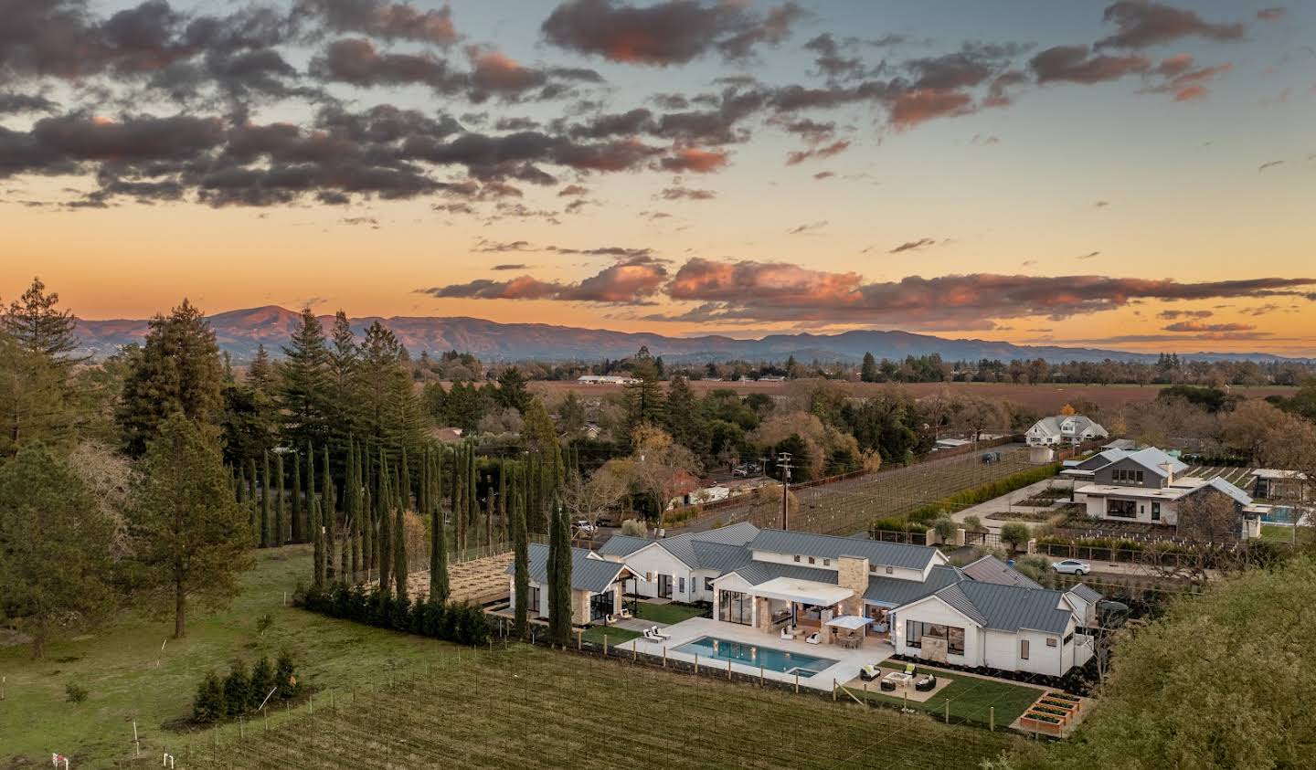 House with pool and garden Napa