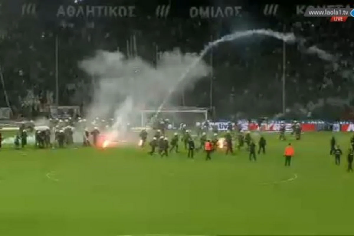 Match définitivement arrêté ! L'Olympiakos et le PAOK, c'est autre chose qu'en Belgique