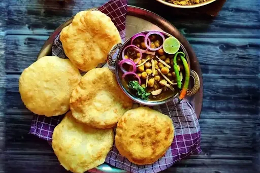 15 Poori With Chole [3 Plates] And Pickle