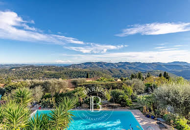 Villa with pool and garden 1