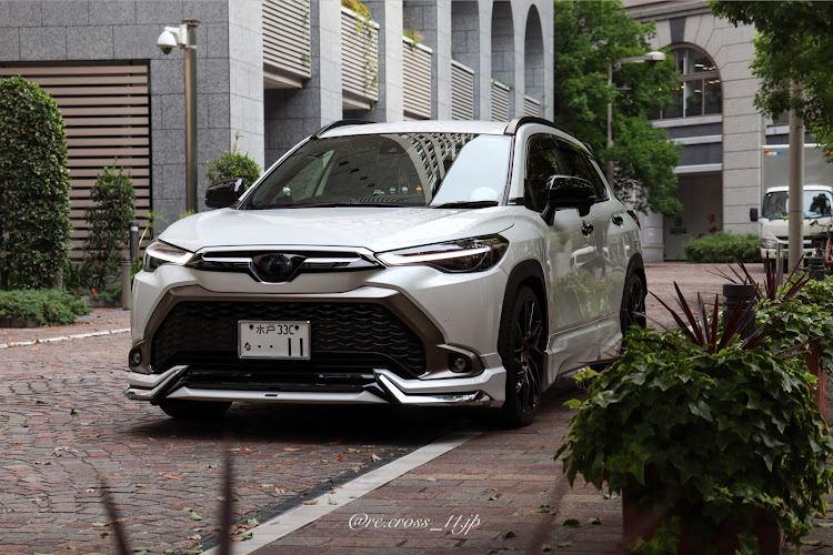 カローラクロスのちょいシャコタン・ホイール交換・ローダウンSUV・台風にお気を付け下さいに関するカスタム事例の投稿画像1枚目