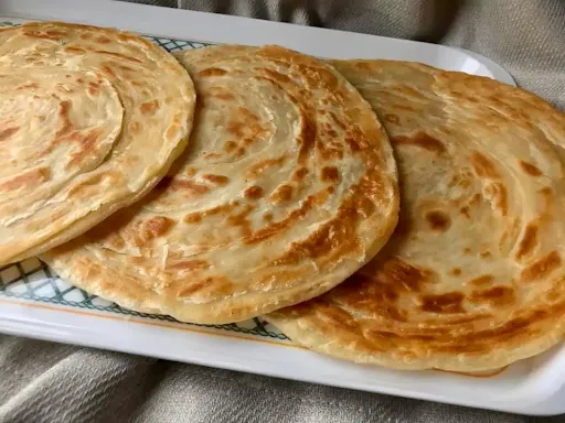 Lucknowi Warqi Parantha