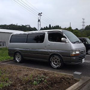 ハイエースバン TRH112V