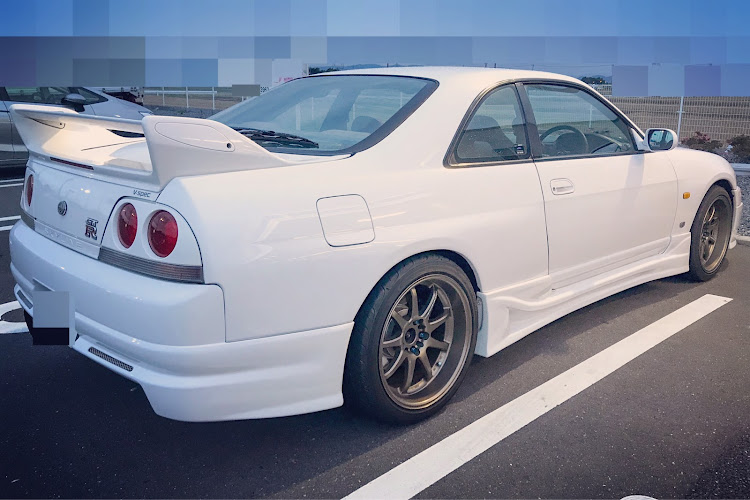 スカイライン GT-Rのスカイライン・斜め後ろからの美学・Mr.Parking・サンダーアングルに関するカスタム事例の投稿画像1枚目