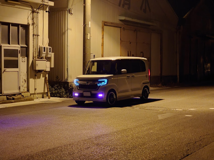 Nボックスカスタムのnight photographyに関するカスタム事例の投稿画像1枚目