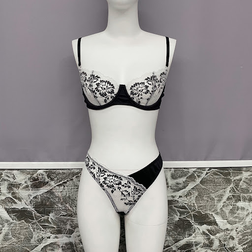 Title 18, Color matching lace satin contrast color suit t...