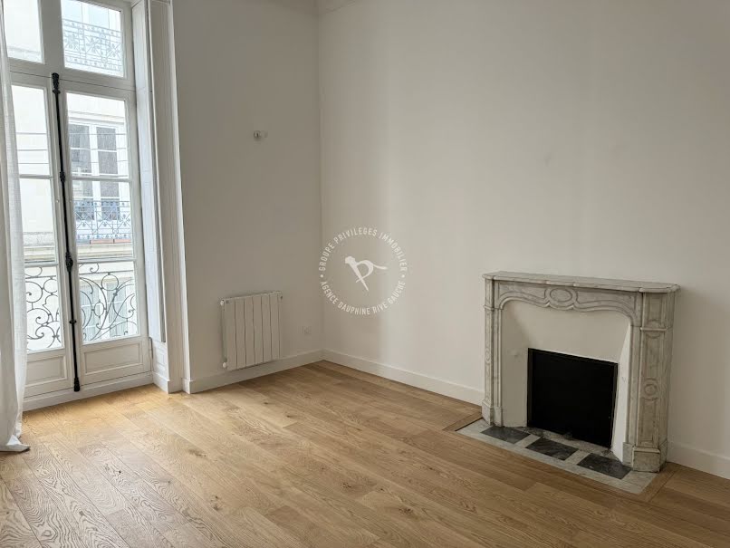 Location  appartement 2 pièces 43 m² à Nantes (44000), 823 €