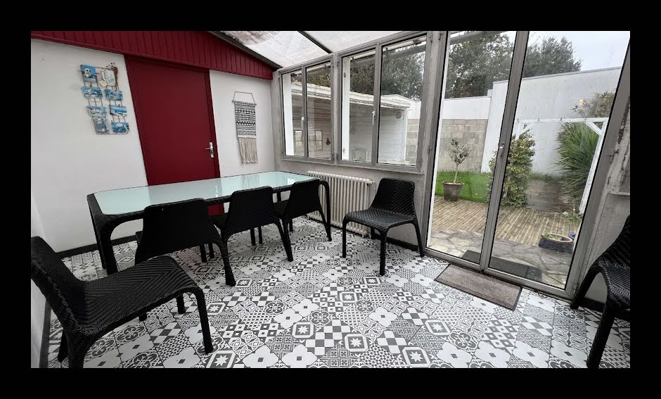 Vente maison 5 pièces 130 m² à La Rochelle (17000), 336 000 €