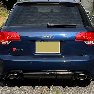 RS4 アバント B7