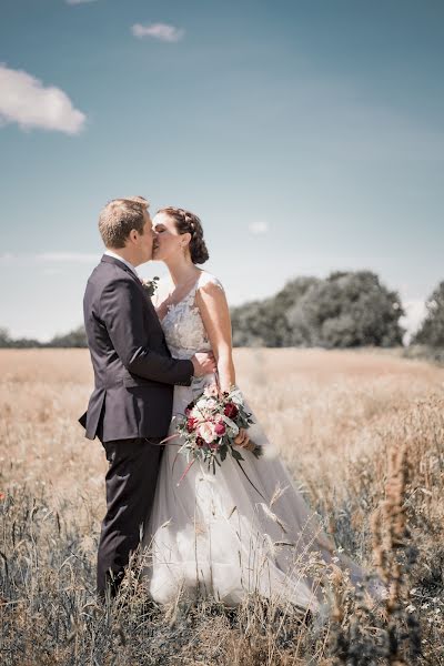 Fotografo di matrimoni Sofie Hillbom (sofiehillbom). Foto del 20 aprile 2021