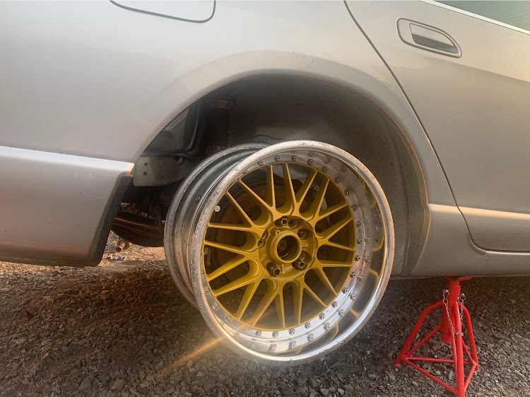 スカイラインのR33・スカイライン・R33セダンの部・ビッグキャリパー化・完璧なツラに関するカスタム事例の投稿画像8枚目