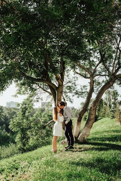 Fotógrafo de casamento Anastasiya Saveleva (savelievanastya). Foto de 7 de fevereiro 2019