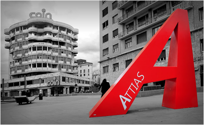 La A gigante di Piazza Attias di Emme Photo