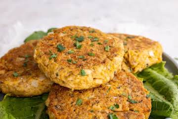 Easy Southern Salmon Patties (Can Be Easily Made Gluten Free) - Southern Plate