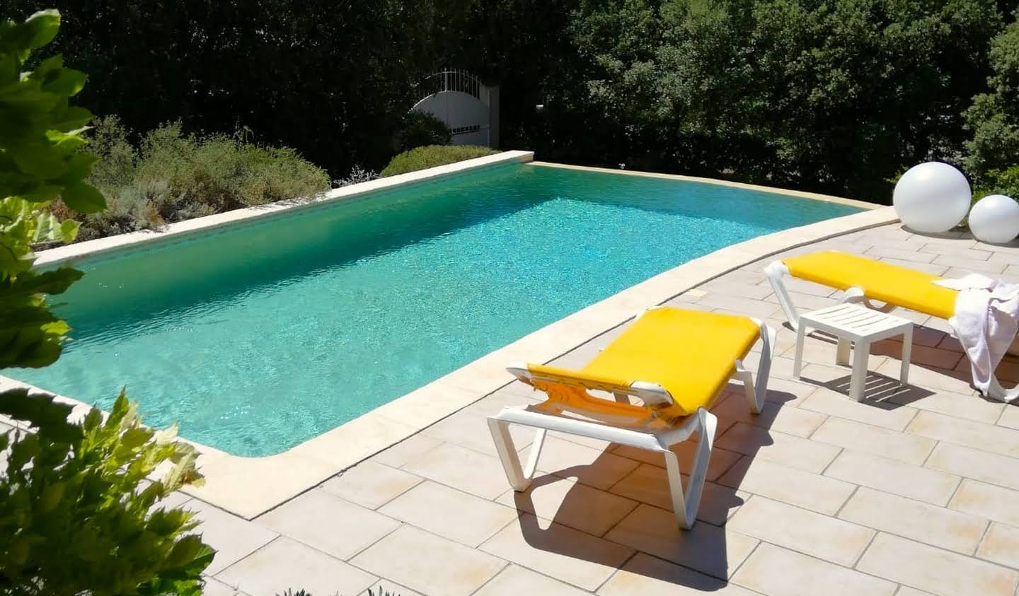 Maison avec piscine et jardin Uzès