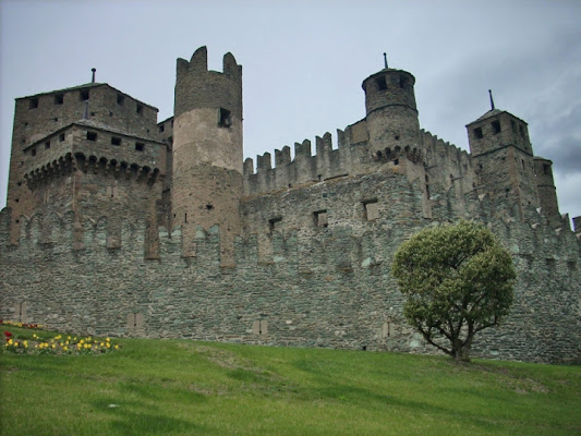 Castello con giardino fiorito di stefanix