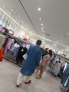 Anas Qureshi at H&M, High Street Phoenix Mall,  photos