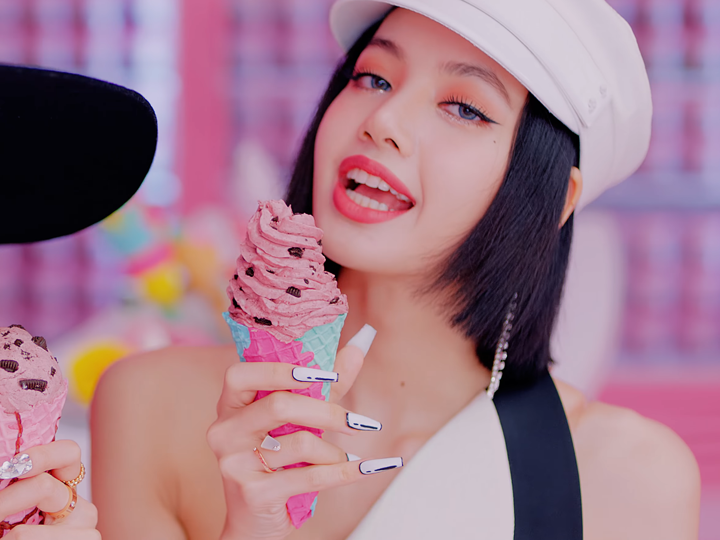 The 10 Most Expensive Jewelry Pieces BLACKPINK's Lisa Wore In “Ice Cream” | KissAsian