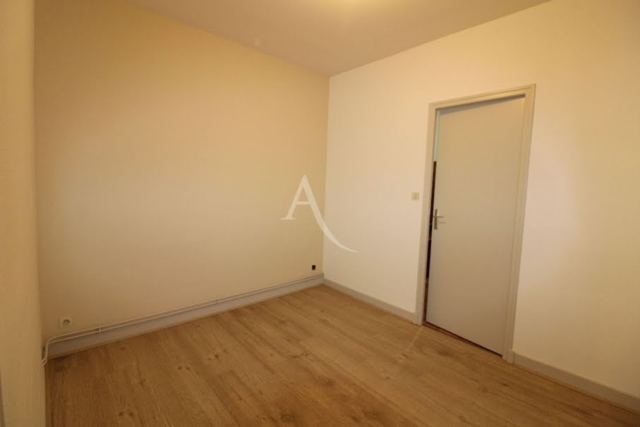 Location  appartement 2 pièces 28 m² à Chalon-sur-saone (71100), 415 €