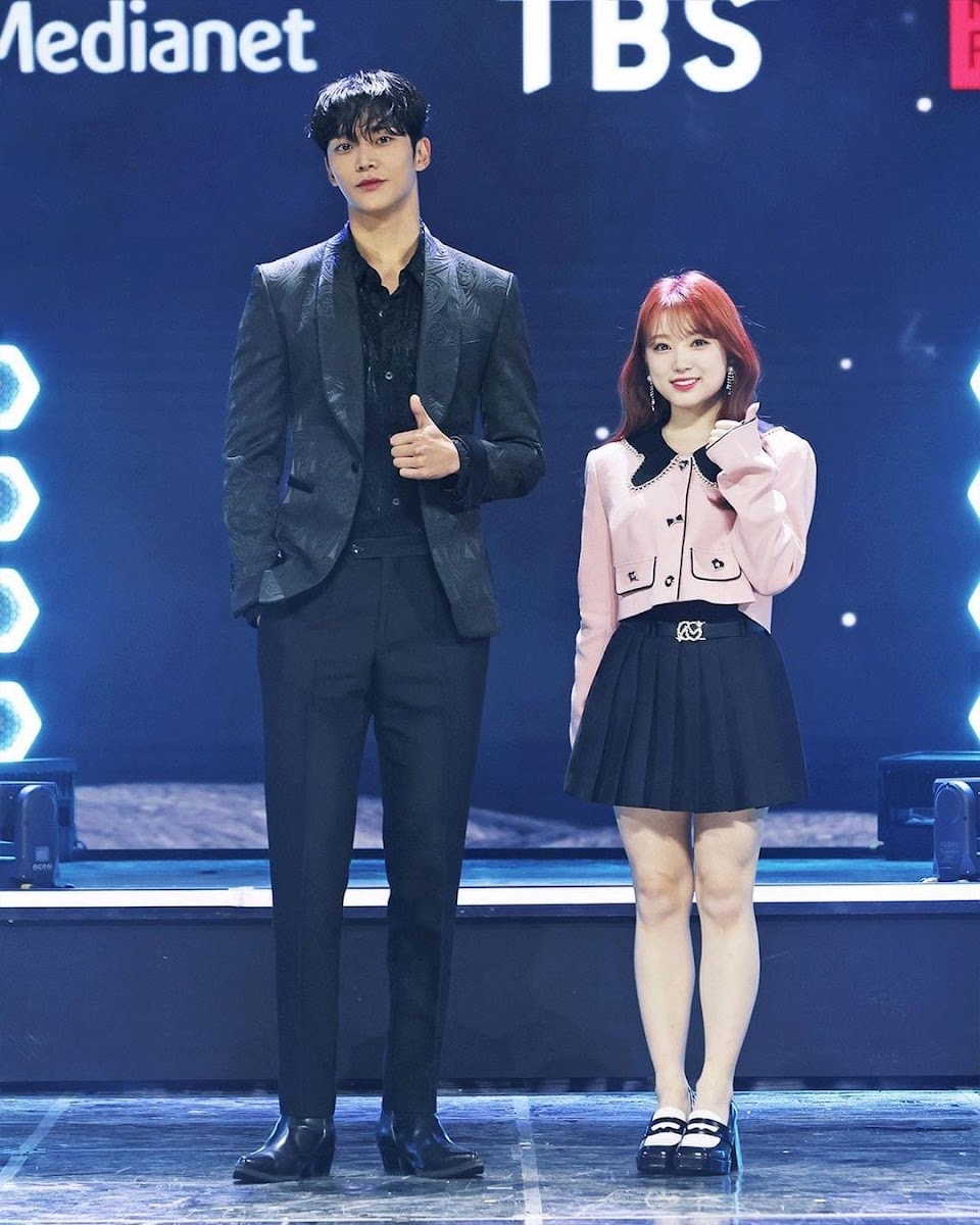 SF9's Rowoon And Former IZ*ONE's Nako Gain Attention For Their 40cm