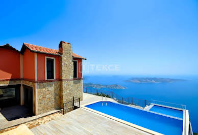 House with pool and terrace 4