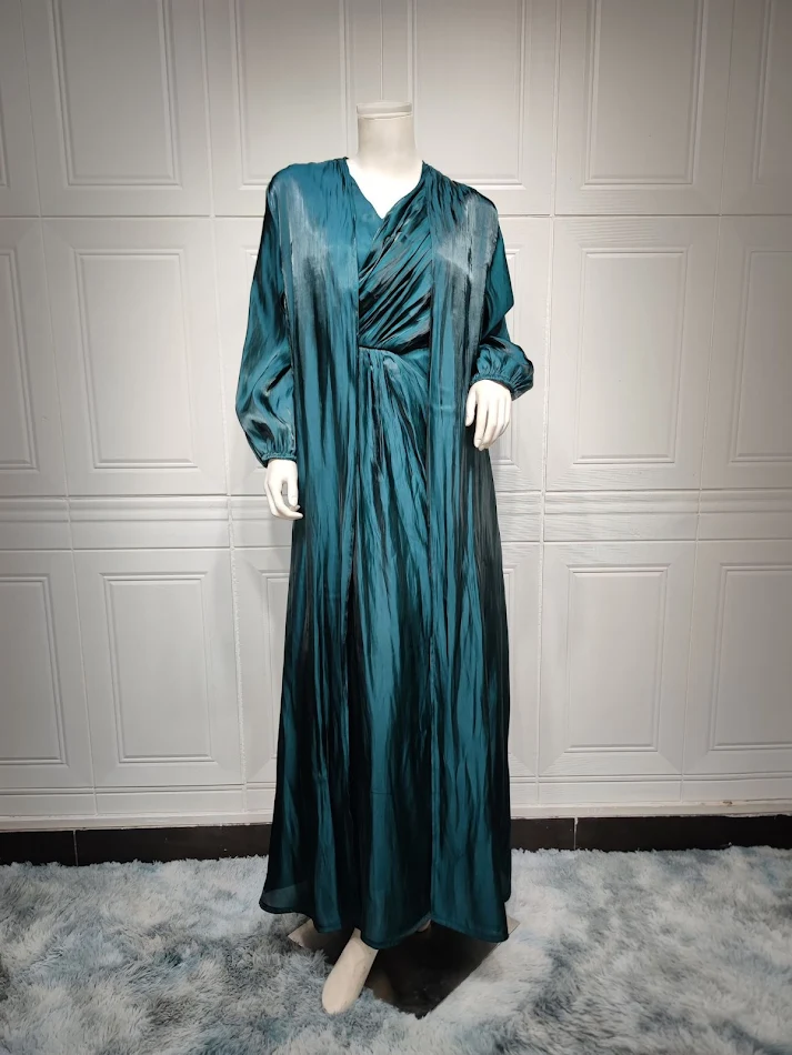 Robe turque DUBAI Robe en soie brillante Luxe et confort exceptionnels pour un style élégant. Parfait pour les occasions spéciales et détente.