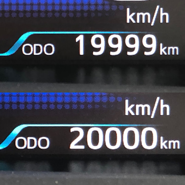 プリウスのプリウス50・過走行・過走行車・過走行ですけど何か❔(笑)・過走行まっしぐらに関するカスタム事例の投稿画像1枚目