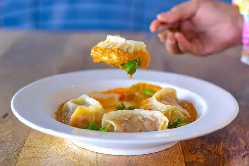 Chicken Jhol Momos.