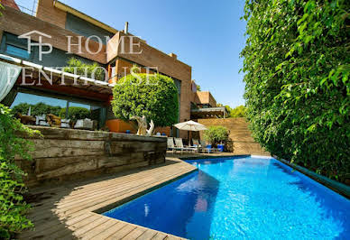 Villa with pool and terrace 2