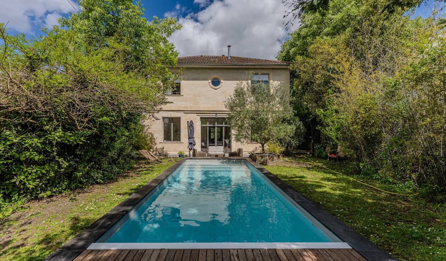 House with pool Bordeaux