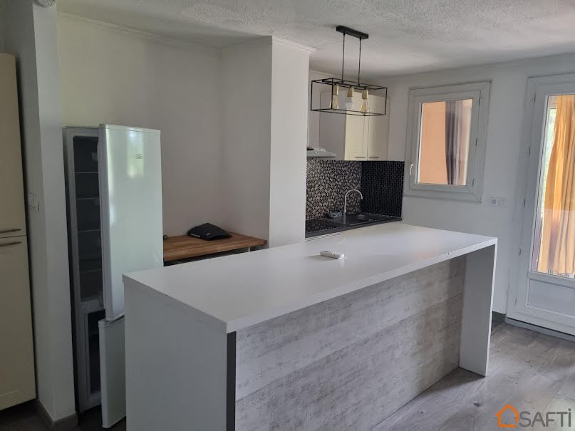 Vente appartement 2 pièces 61 m² à Nimes (30000), 59 000 €