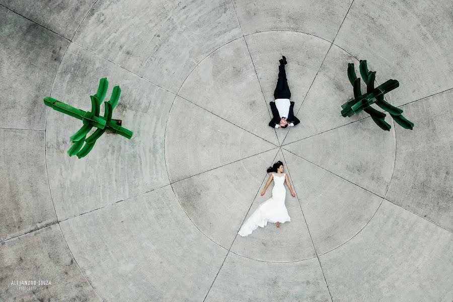 Fotografo di matrimoni Alejandro Souza (alejandrosouza). Foto del 16 aprile 2020