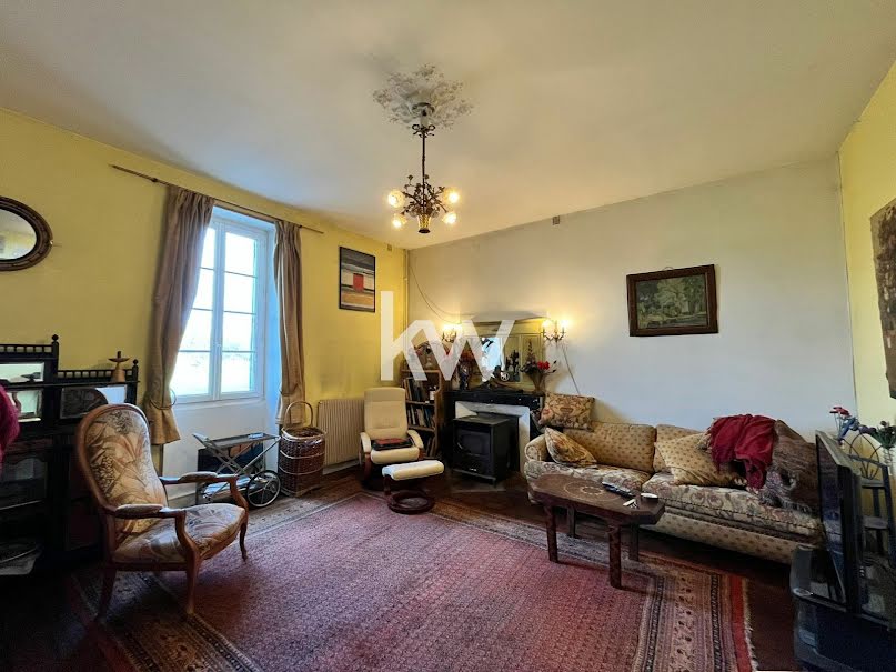 Vente maison 8 pièces  à Montmoreau-Saint-Cybard (16190), 220 000 €