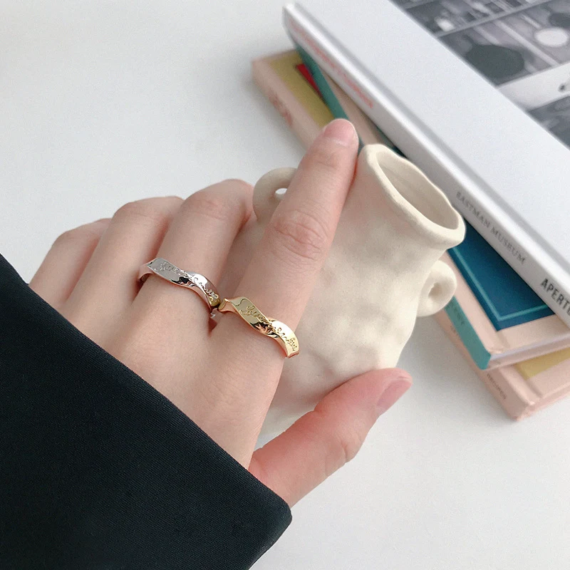 Bague ouverte anglaise torsadée Mobius en argent sterling S925, simple et élégante, un accessoire polyvalent pour tous les jours.